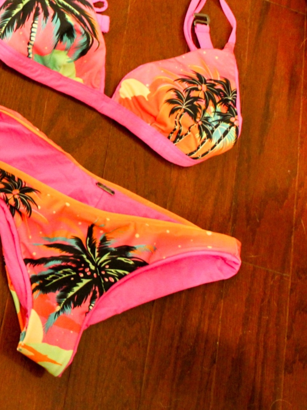 Poppy Pink Shore Regular Rise Thin Side Bikini Reversible i Bottoms XS